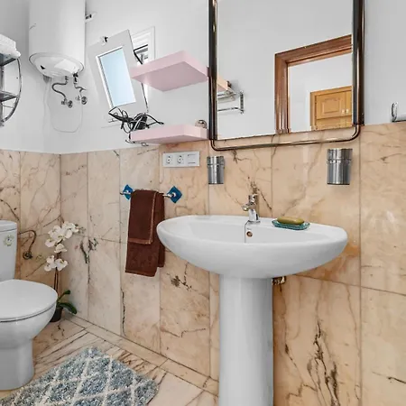 Gina Y Vista Oceano Puerto del Carmen (Lanzarote)