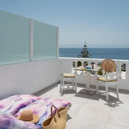 Gina Y Vista Oceano Apartamento